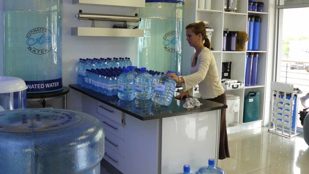 Cara Mengatasi Kekhawatiran Pelanggan tentang Kualitas Air Isi Ulang